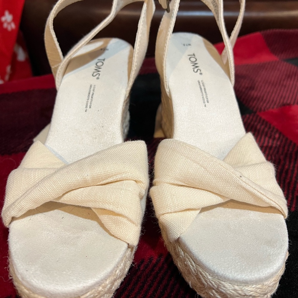 TOMS Women's Beige Espadrille Wedges